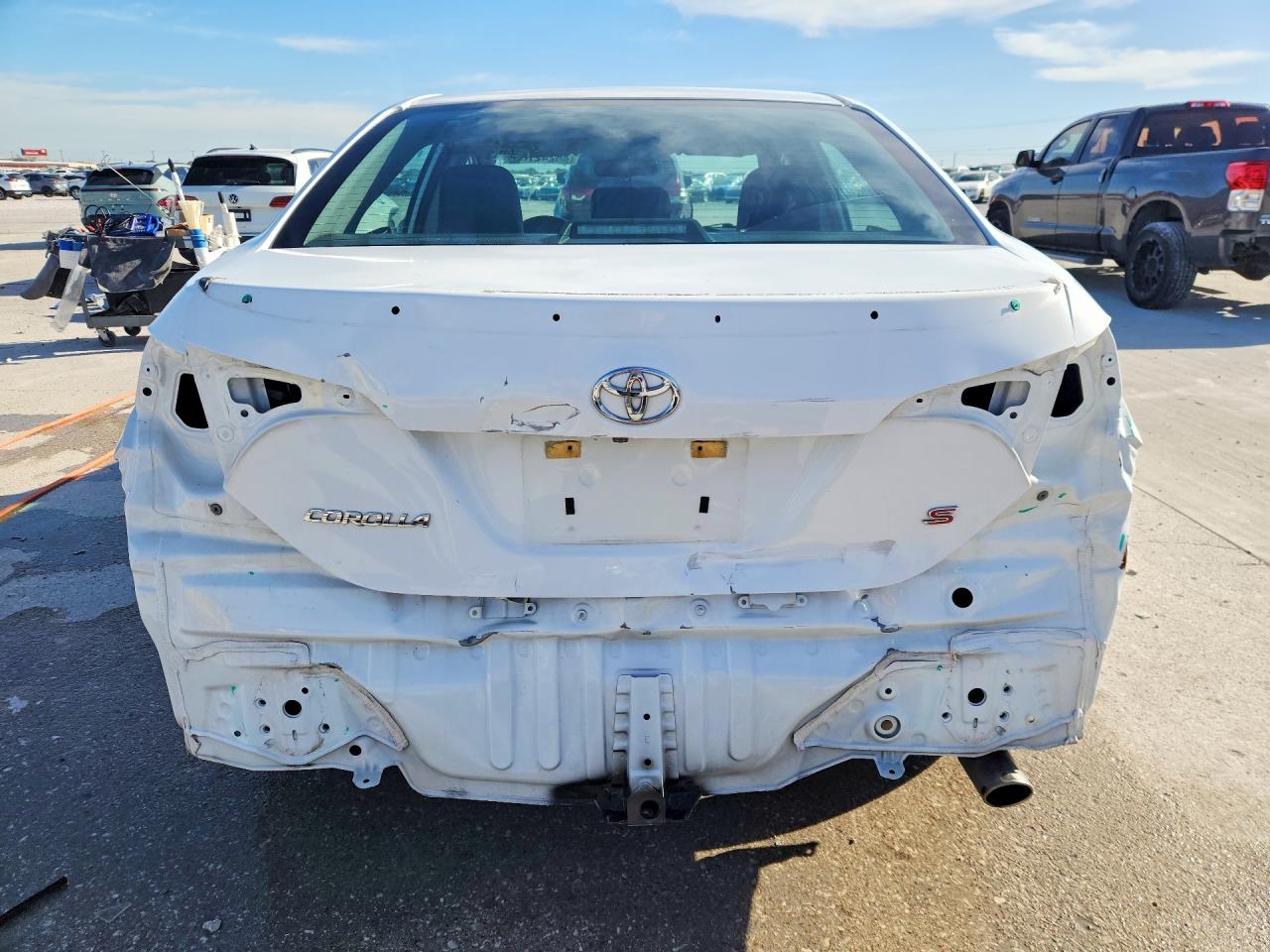 2016 TOYOTA COROLLA S PLUS photo 11