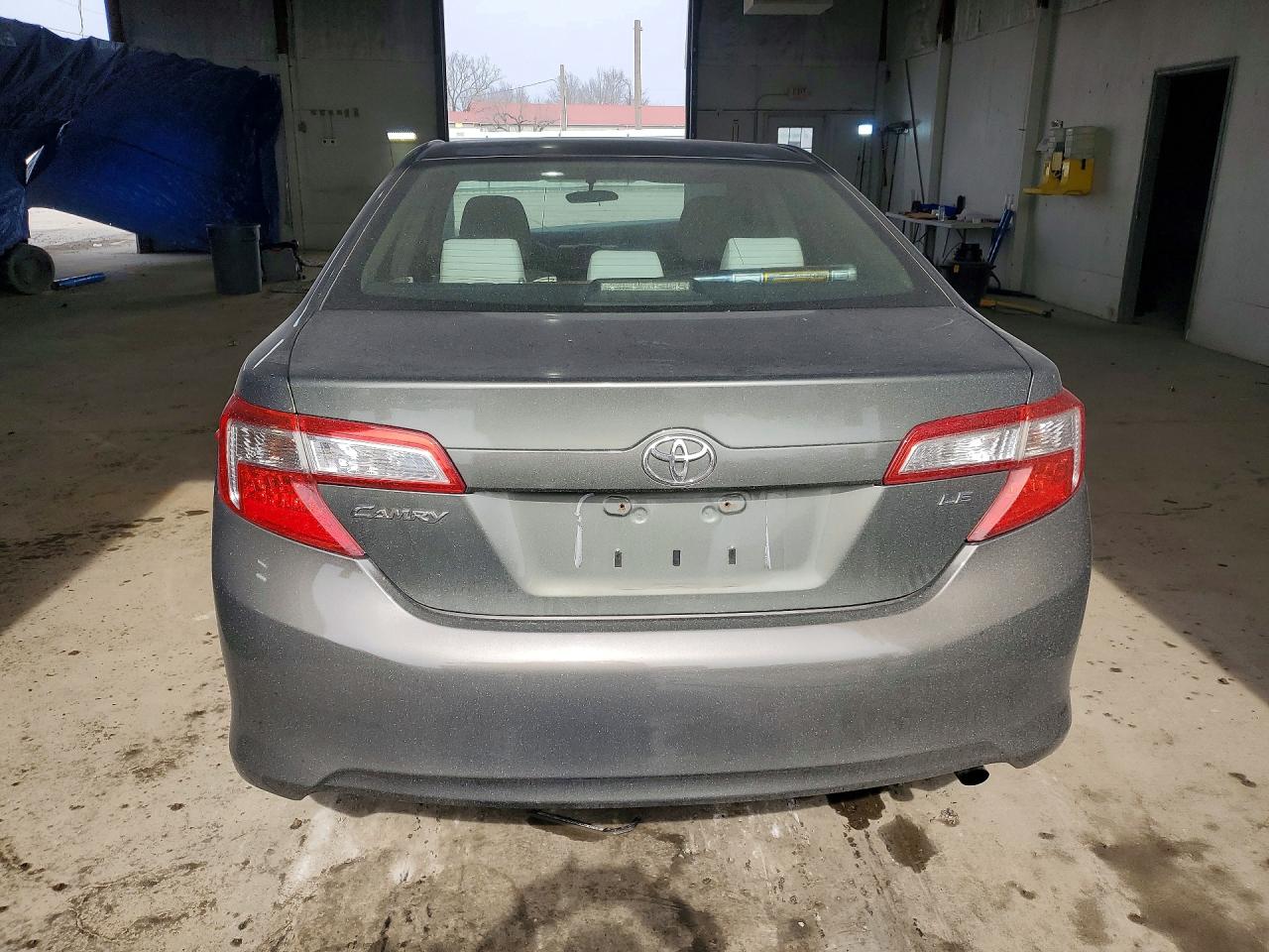 2012 TOYOTA CAMRY LE photo 11