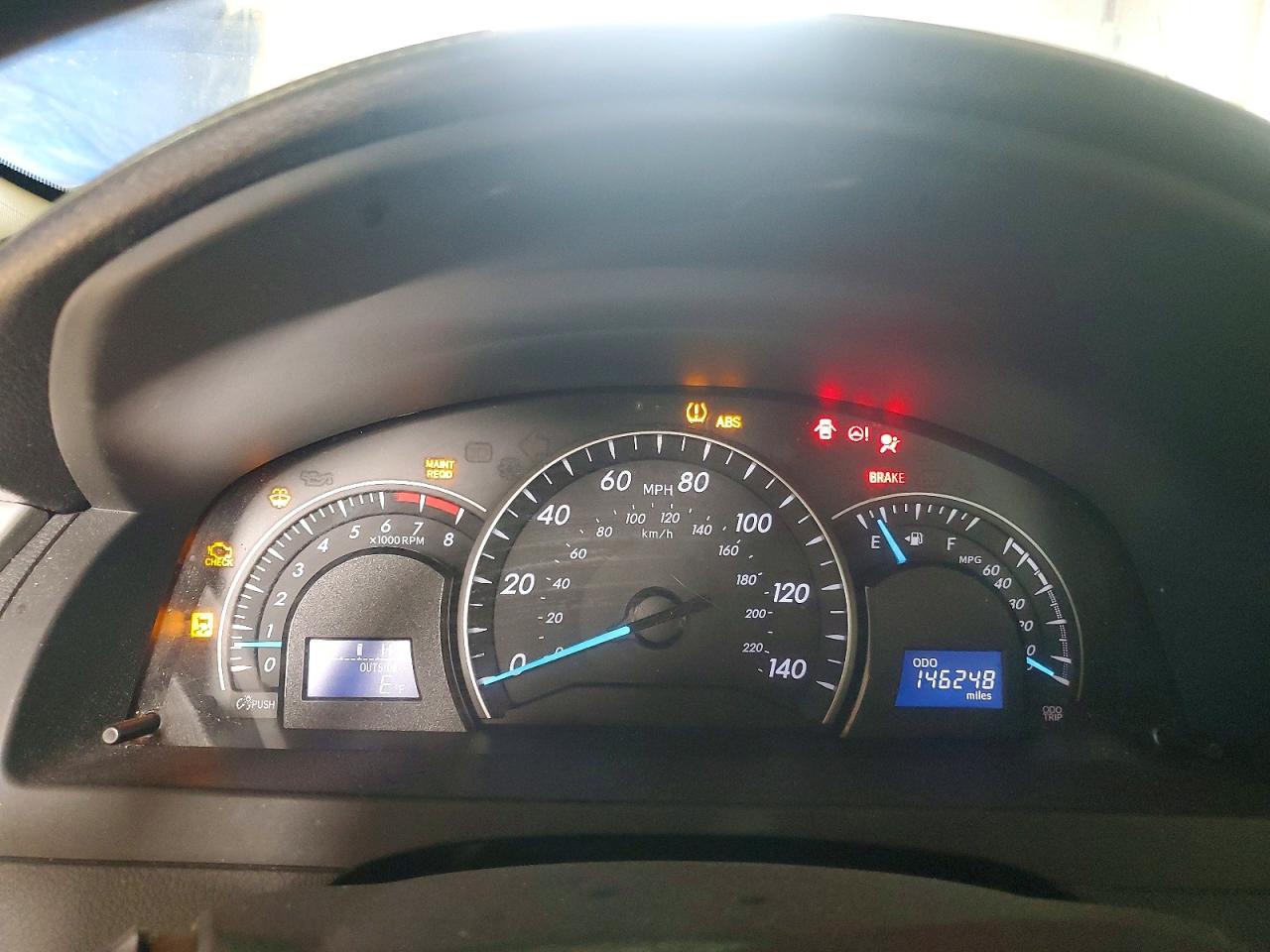 2012 TOYOTA CAMRY LE photo 17