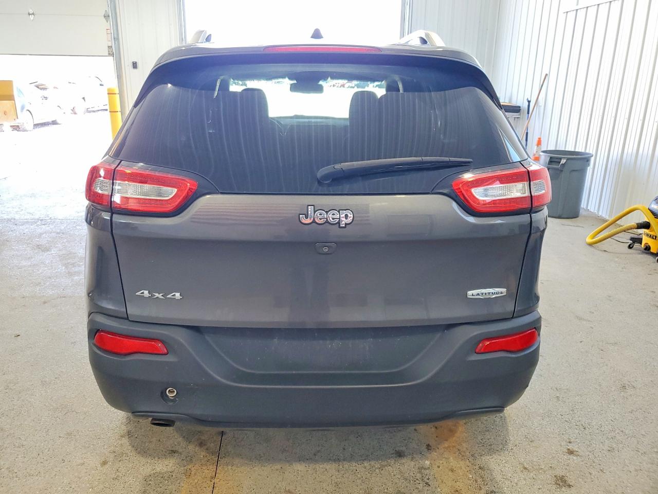 2016 JEEP CHEROKEE LATITUDE photo 11