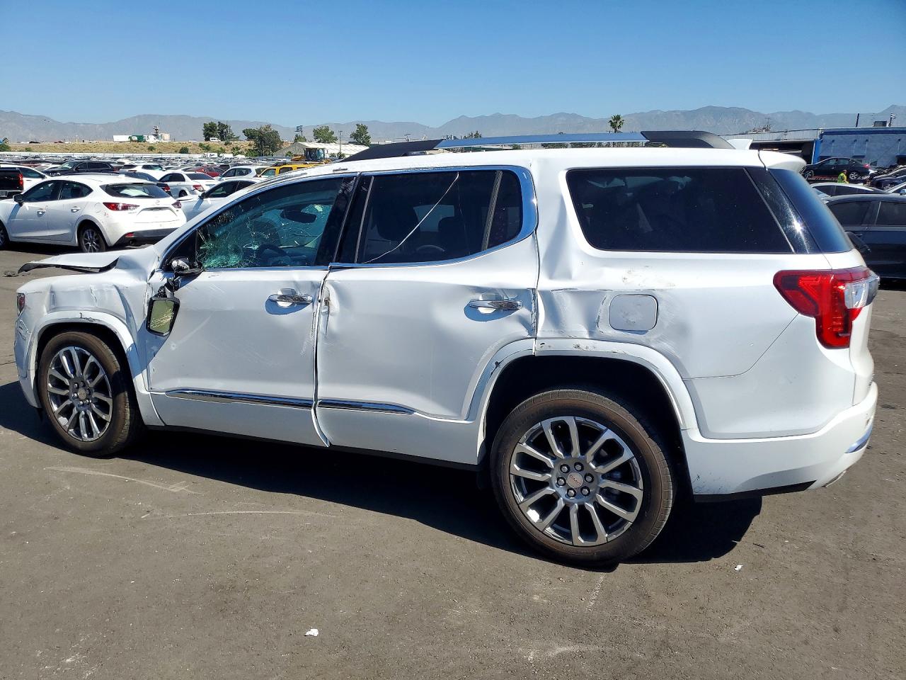 2023 GMC ACADIA DENALI photo 4