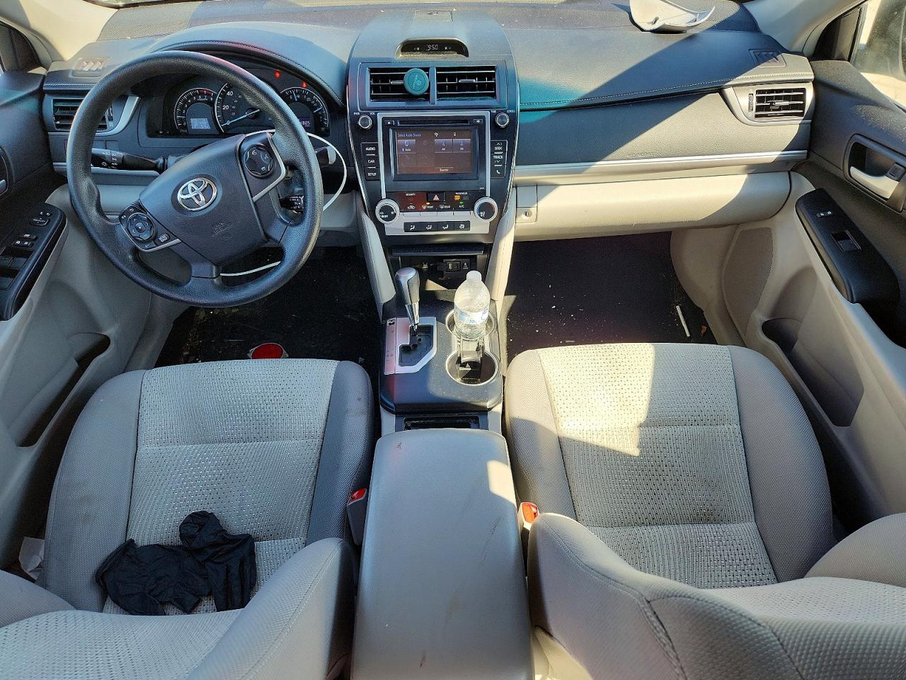 2014 TOYOTA CAMRY LE photo 15