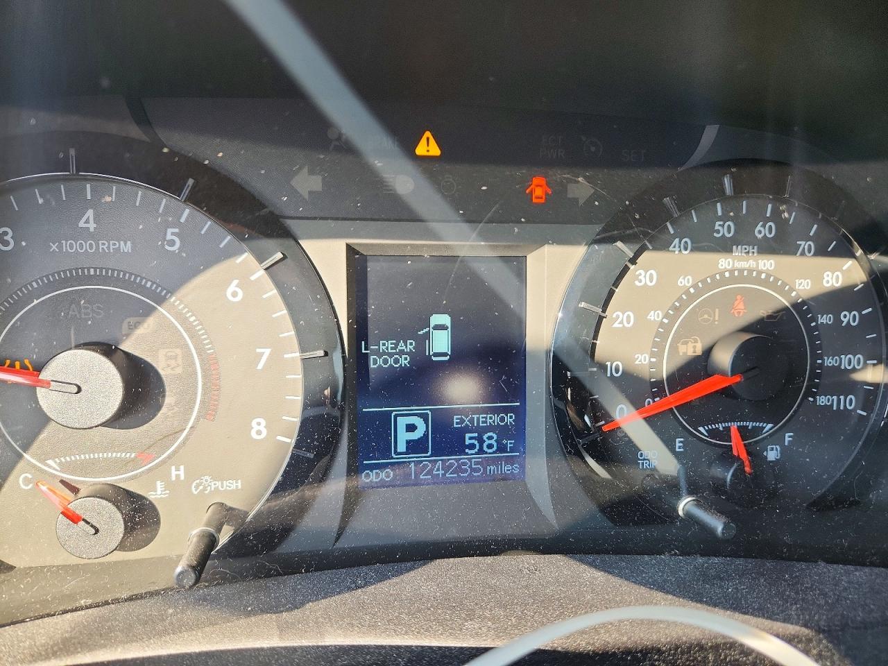 2017 TOYOTA SIENNA LE 8-PASSENGER photo 17