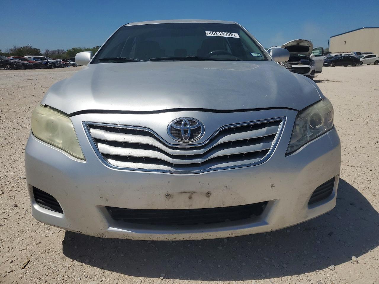 2011 TOYOTA CAMRY LE photo 5