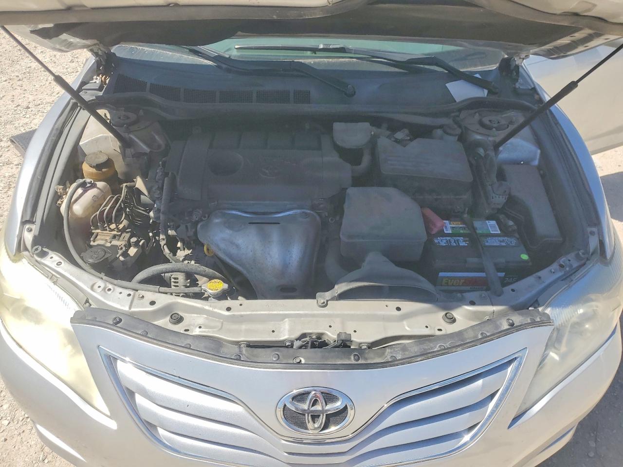 2011 TOYOTA CAMRY LE photo 11