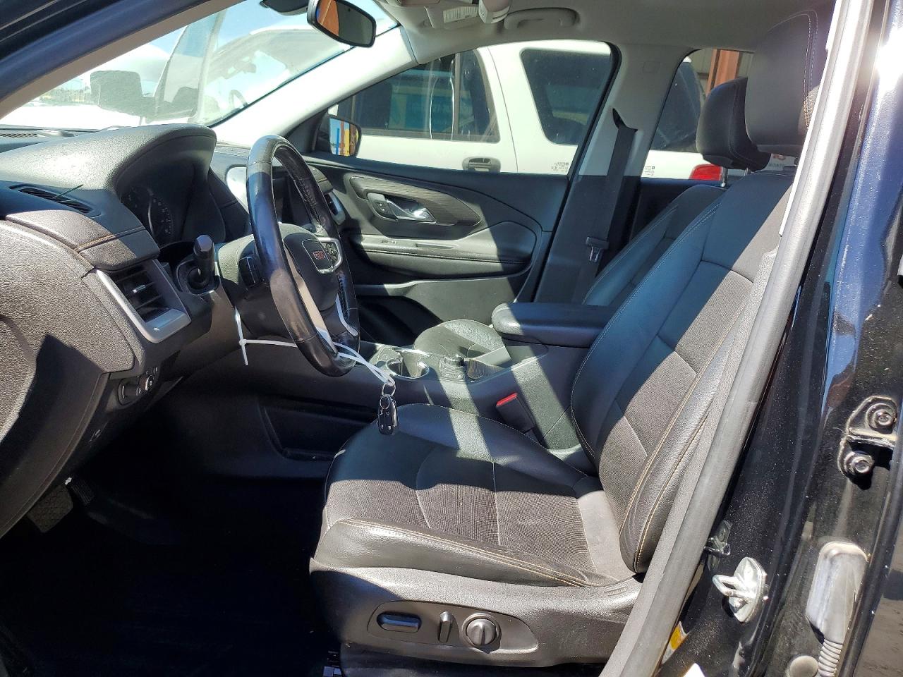 2019 GMC TERRAIN SLT photo 13