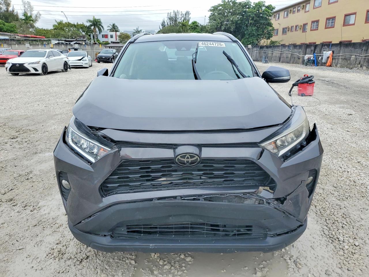 2021 TOYOTA RAV4 XLE photo 9