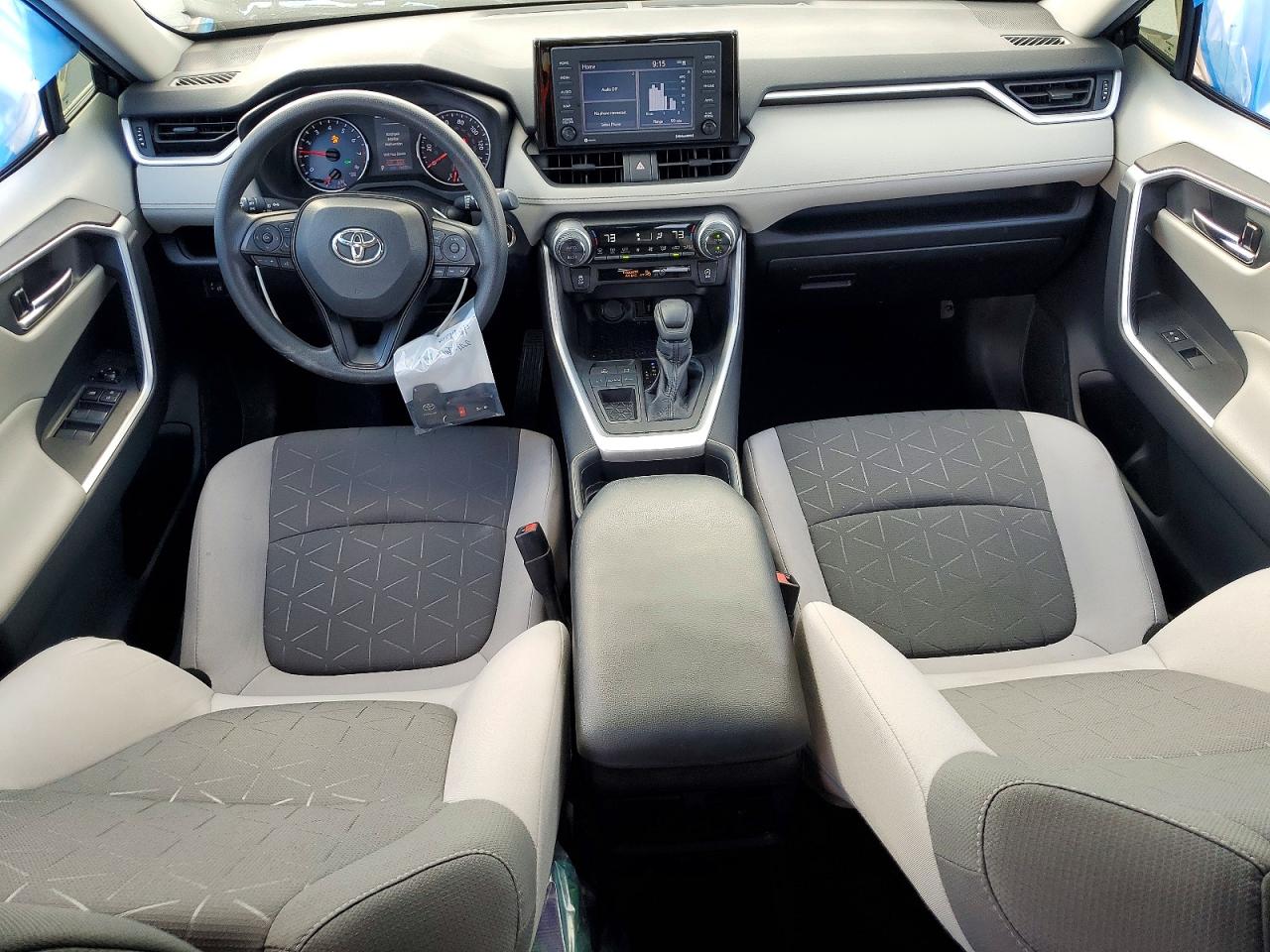2021 TOYOTA RAV4 XLE photo 16