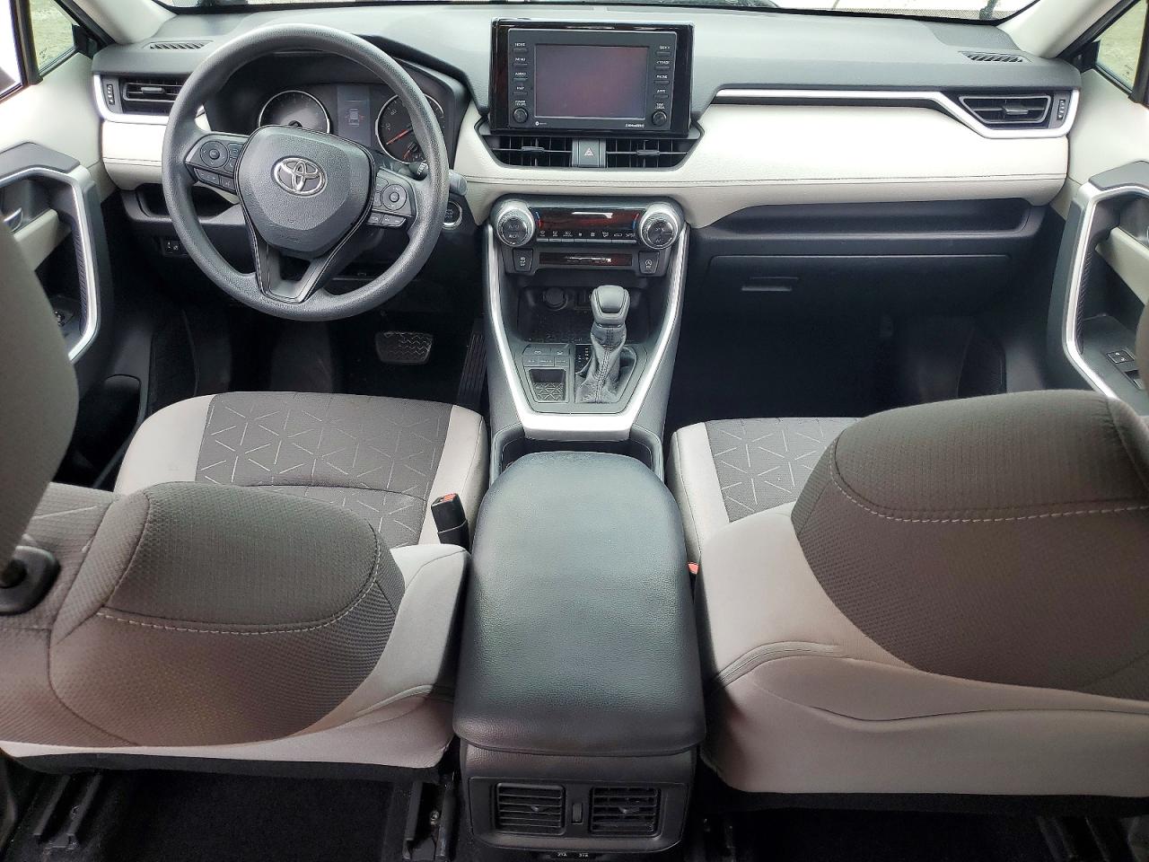 2021 TOYOTA RAV4 XLE photo 15