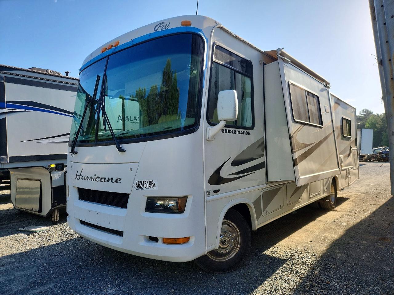 2007 FOUR WINDS HURRICANE RV photo 2
