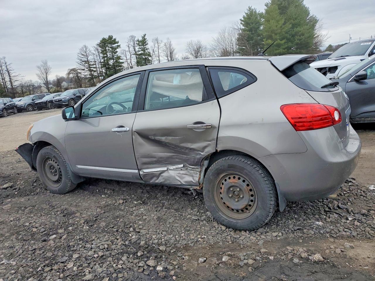 2011 NISSAN ROGUE S photo 2
