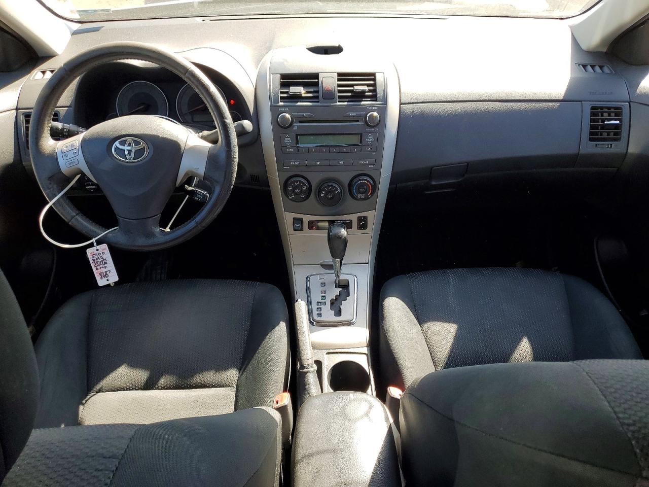 2010 TOYOTA COROLLA photo 15