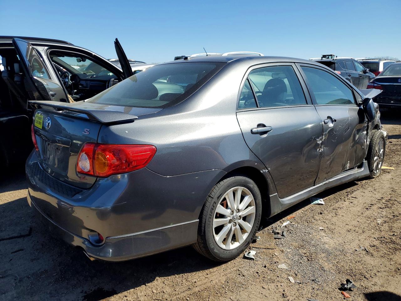 2010 TOYOTA COROLLA photo 5