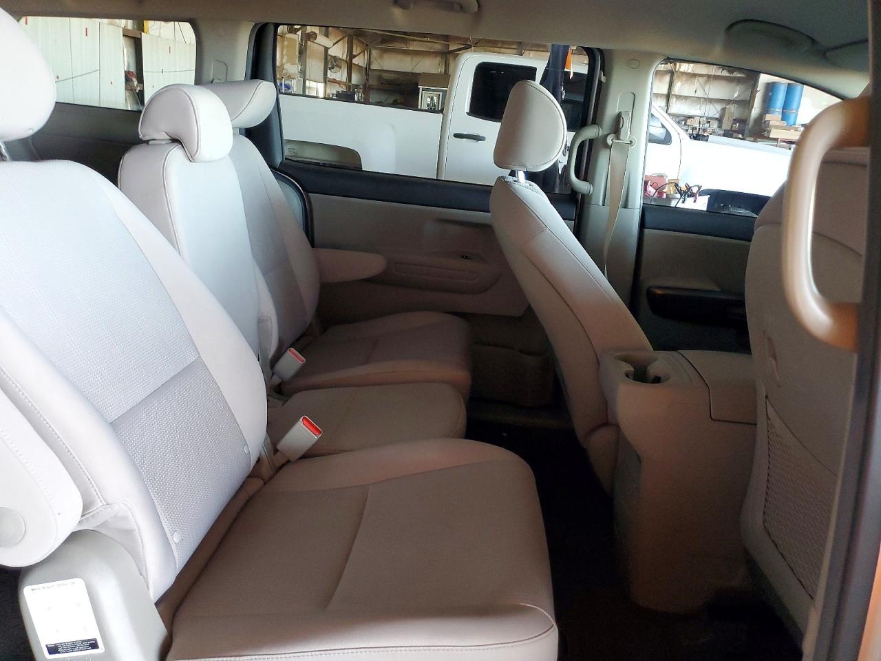 2019 KIA SEDONA LX photo 19