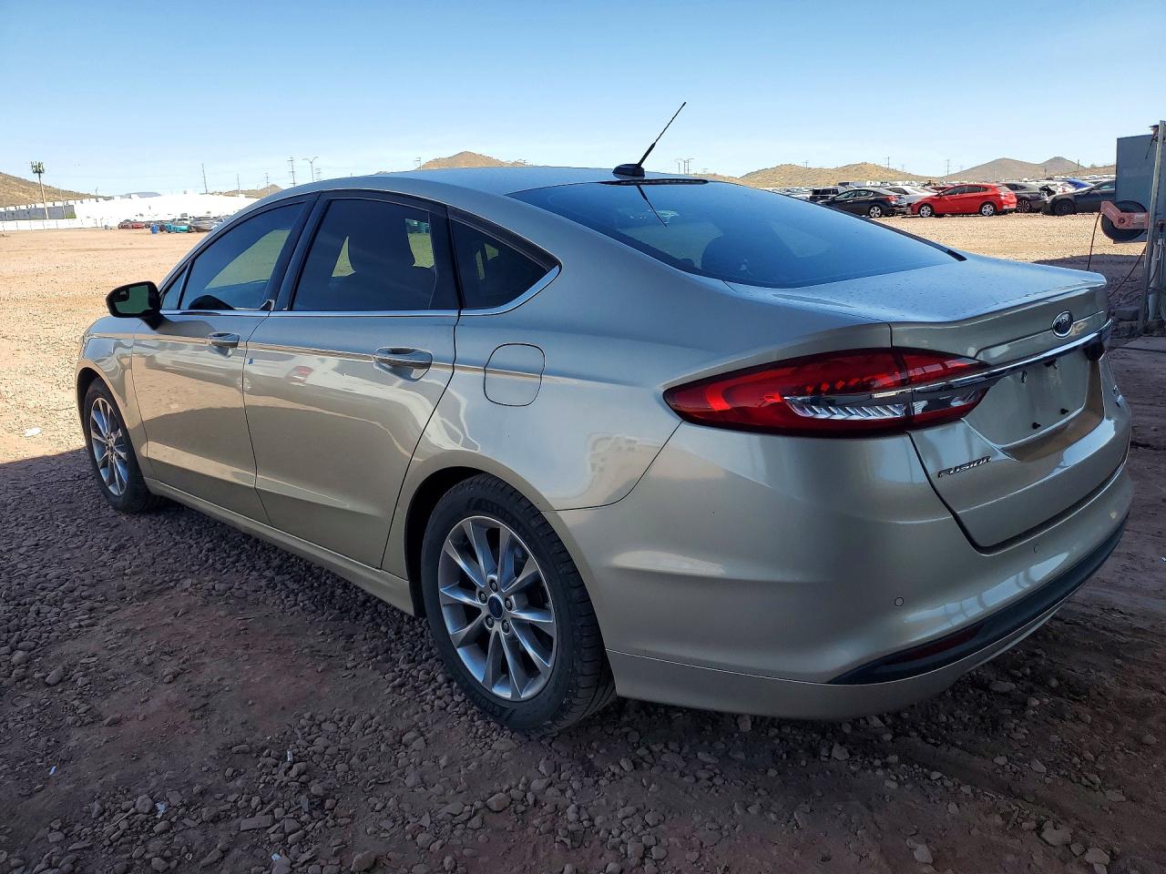 2017 FORD FUSION SE photo 2