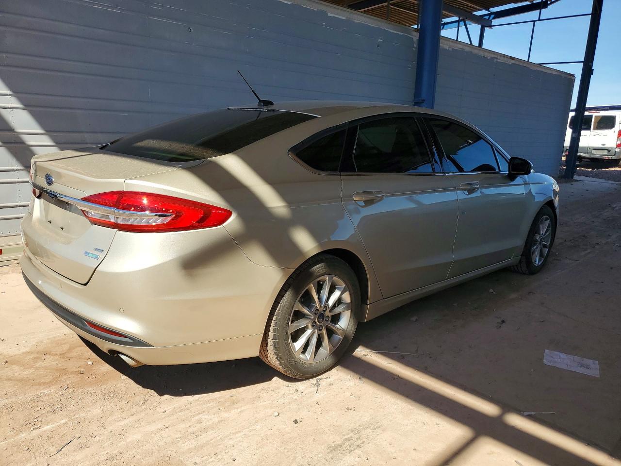 2017 FORD FUSION SE photo 3