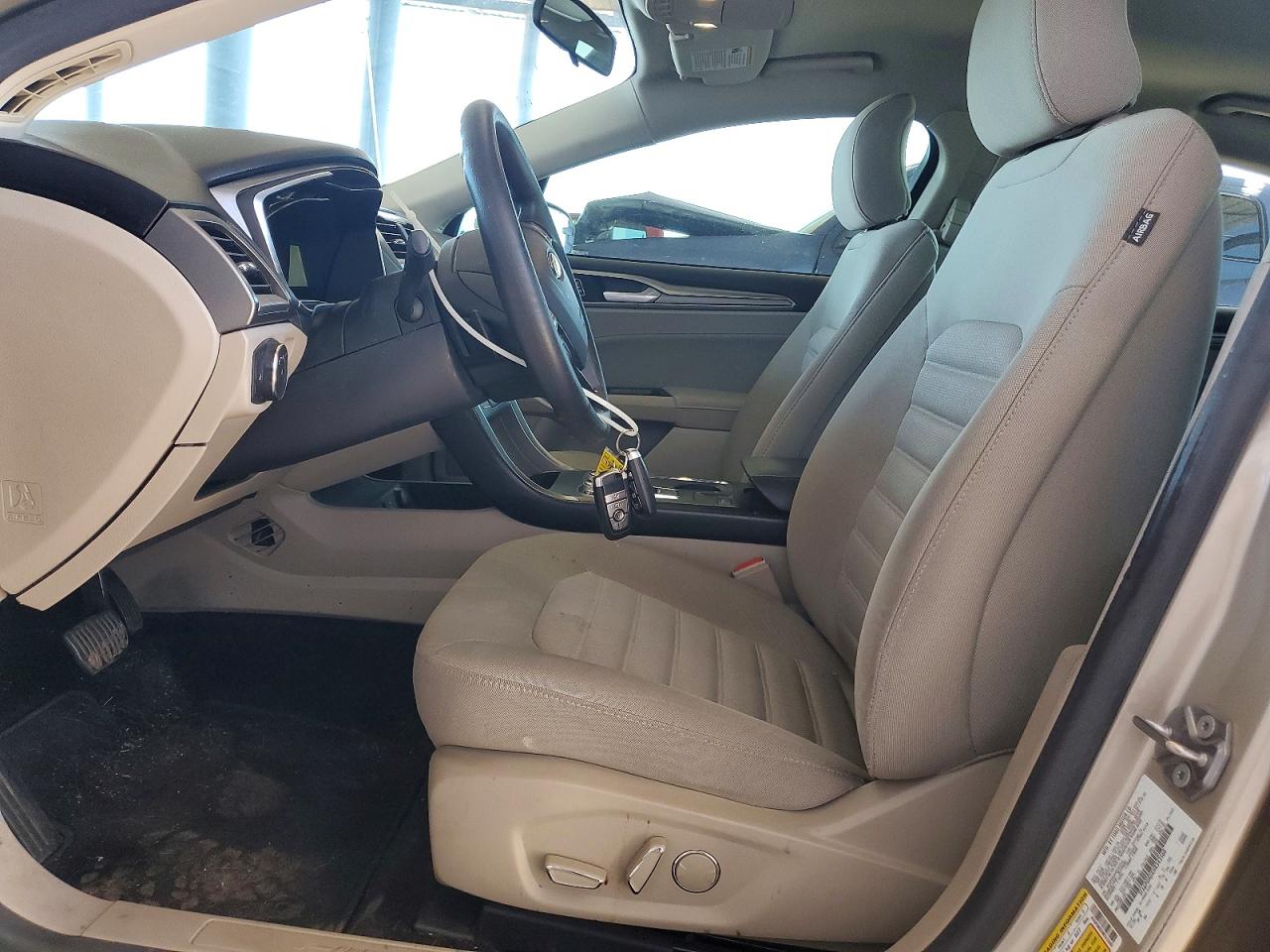 2017 FORD FUSION SE photo 7
