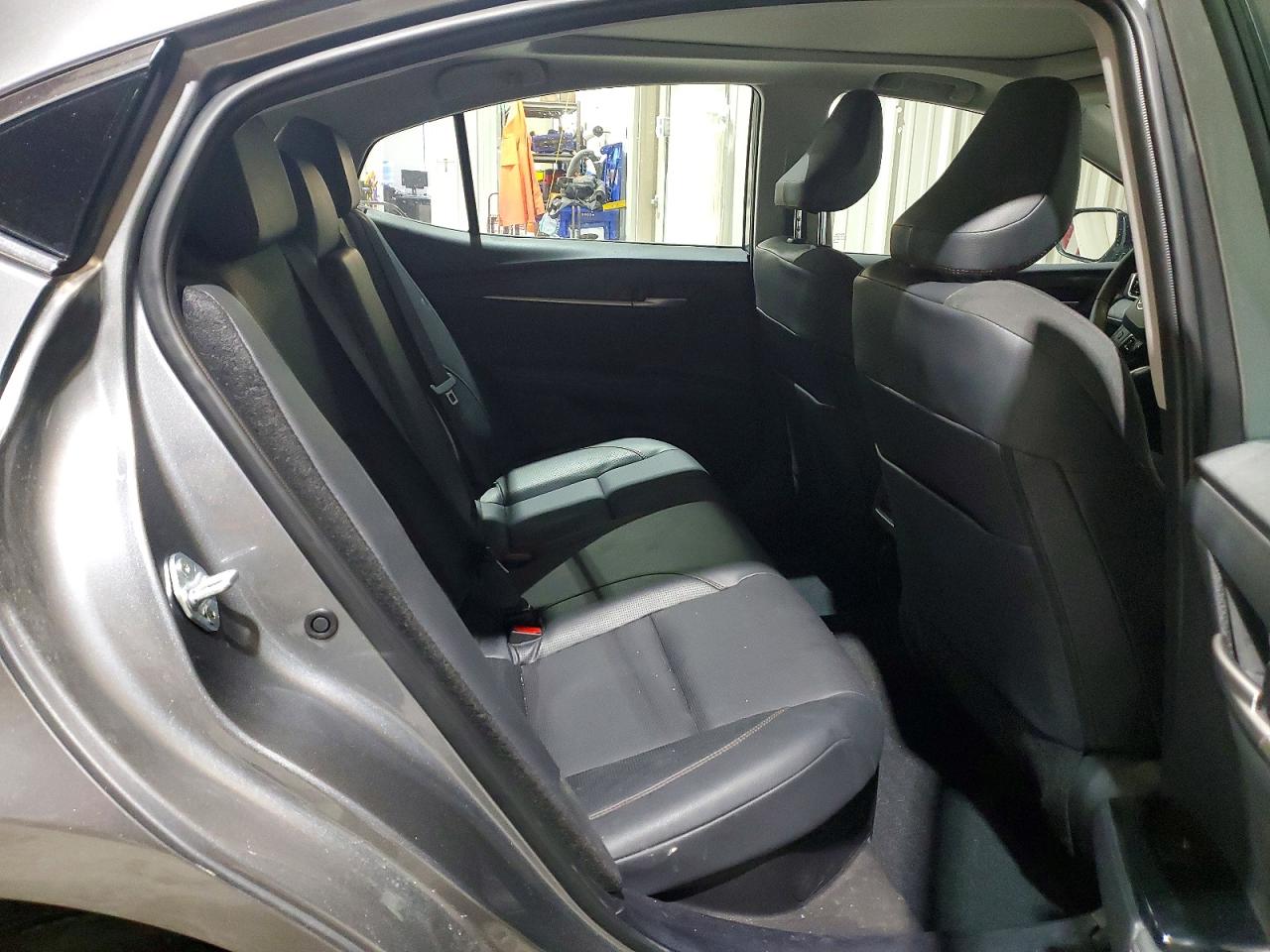 2025 TOYOTA CAMRY XLE photo 19