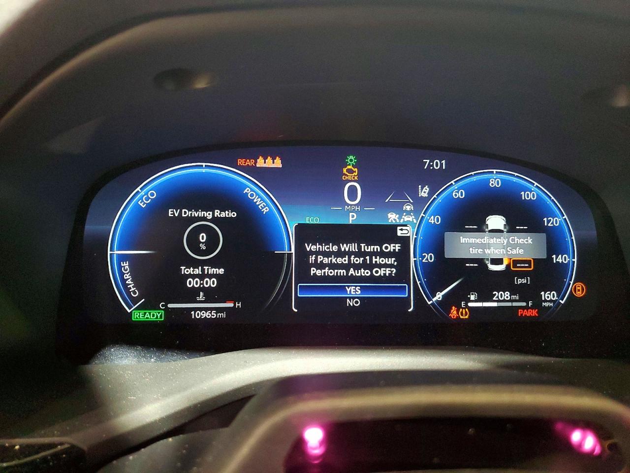 2025 TOYOTA CAMRY XLE photo 17