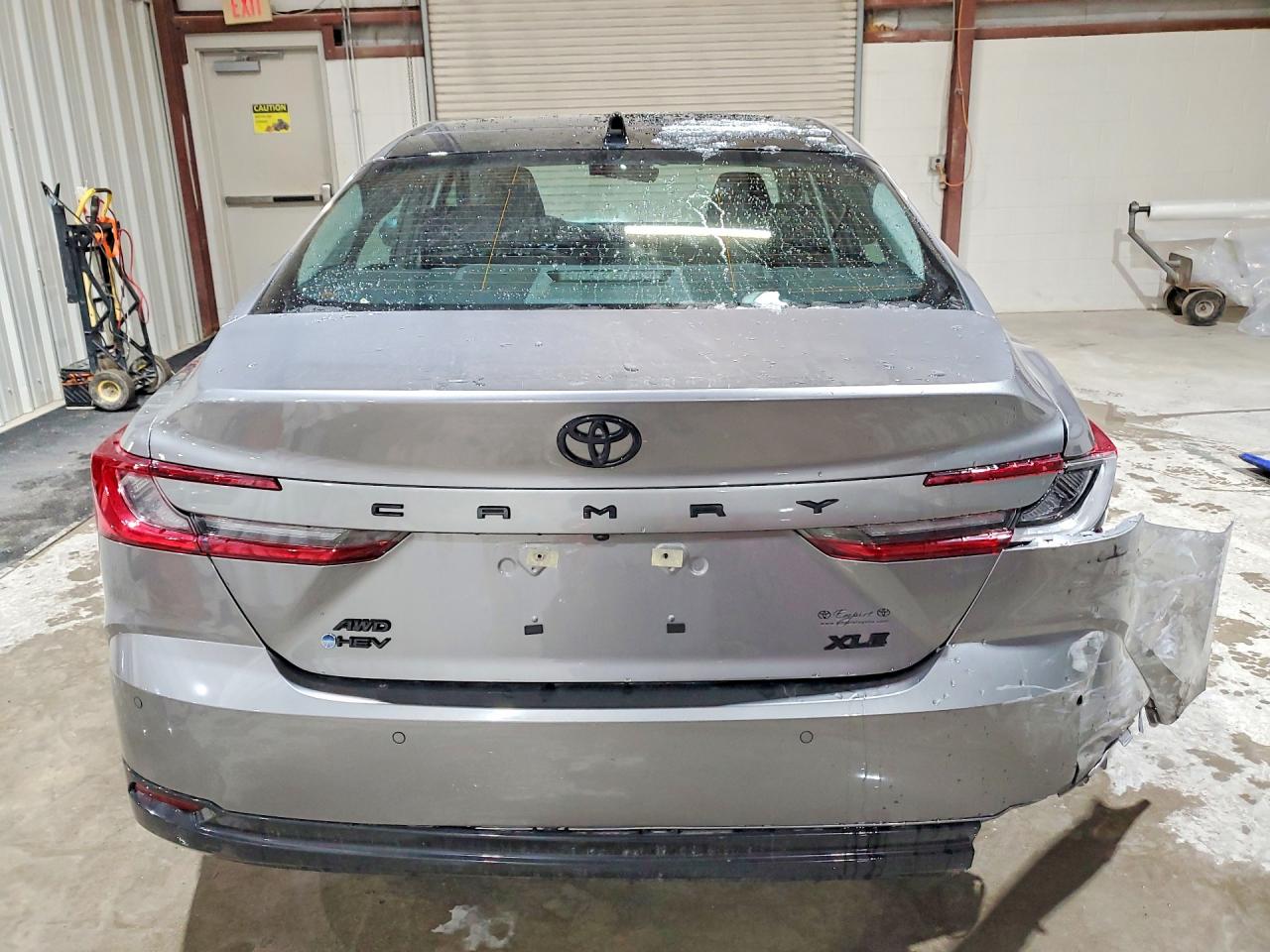 2025 TOYOTA CAMRY XLE photo 11