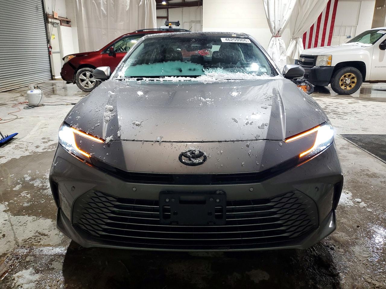 2025 TOYOTA CAMRY XLE photo 9