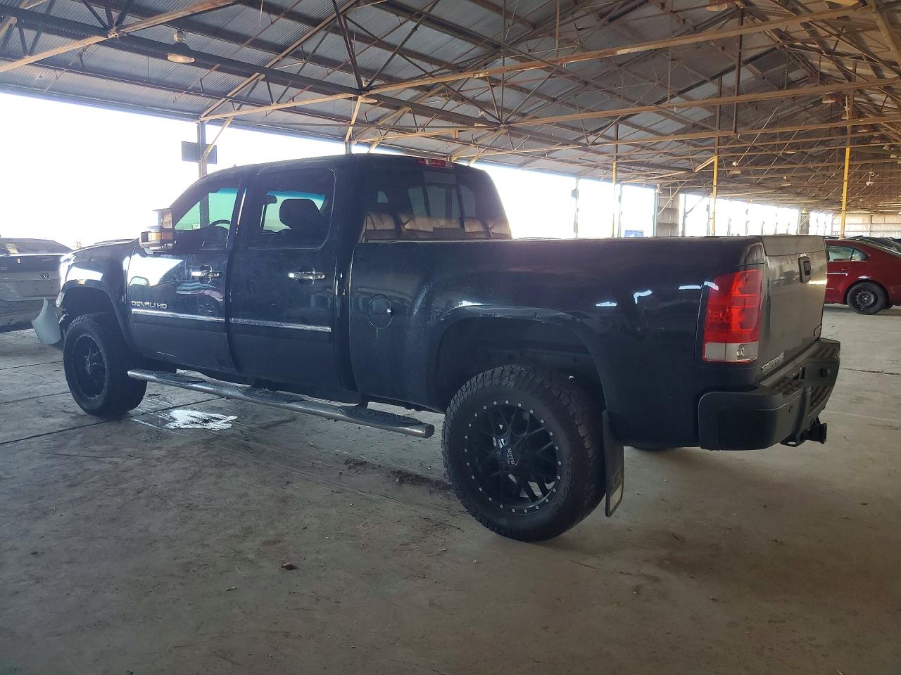 2011 GMC SIERRA K2500 DENALI photo 2