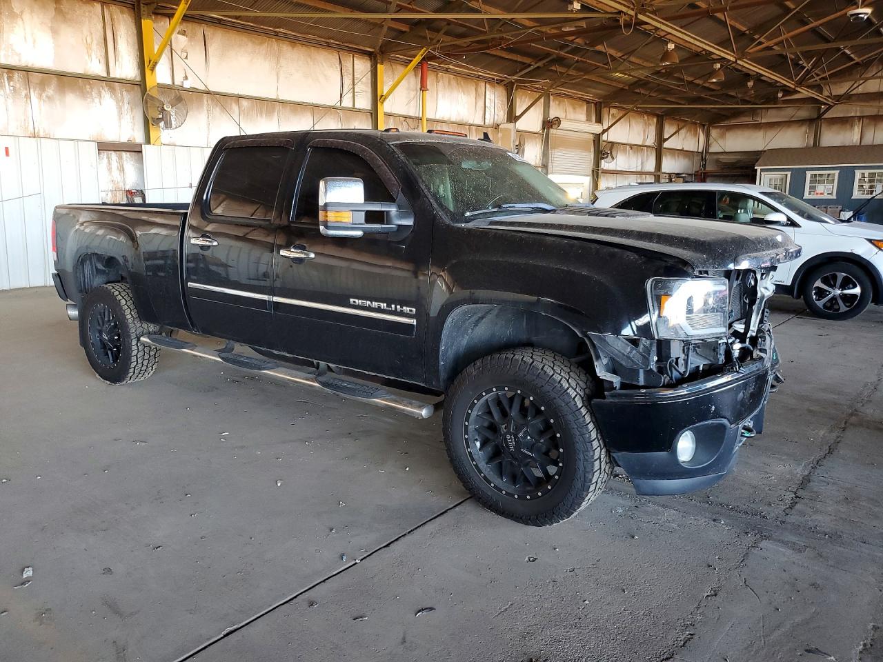 2011 GMC SIERRA K2500 DENALI photo 4