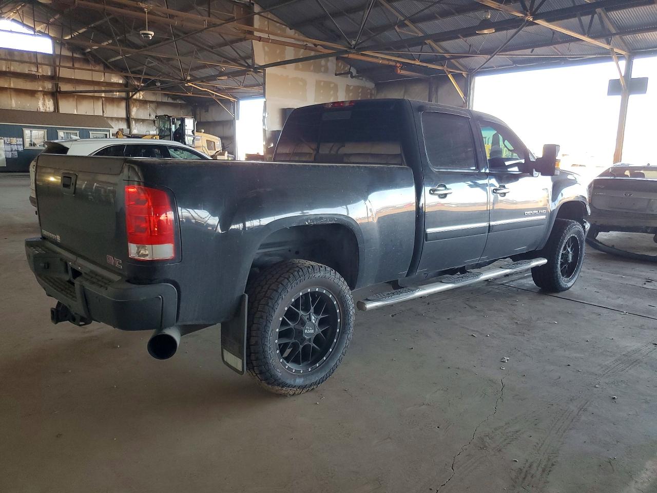 2011 GMC SIERRA K2500 DENALI photo 3