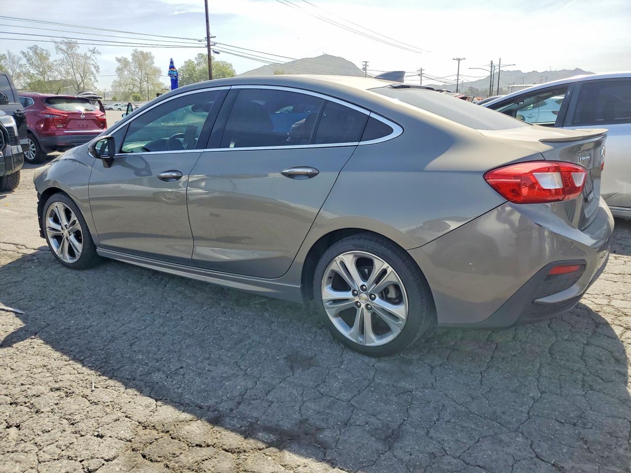 2017 CHEVROLET CRUZE PREMIER photo 3
