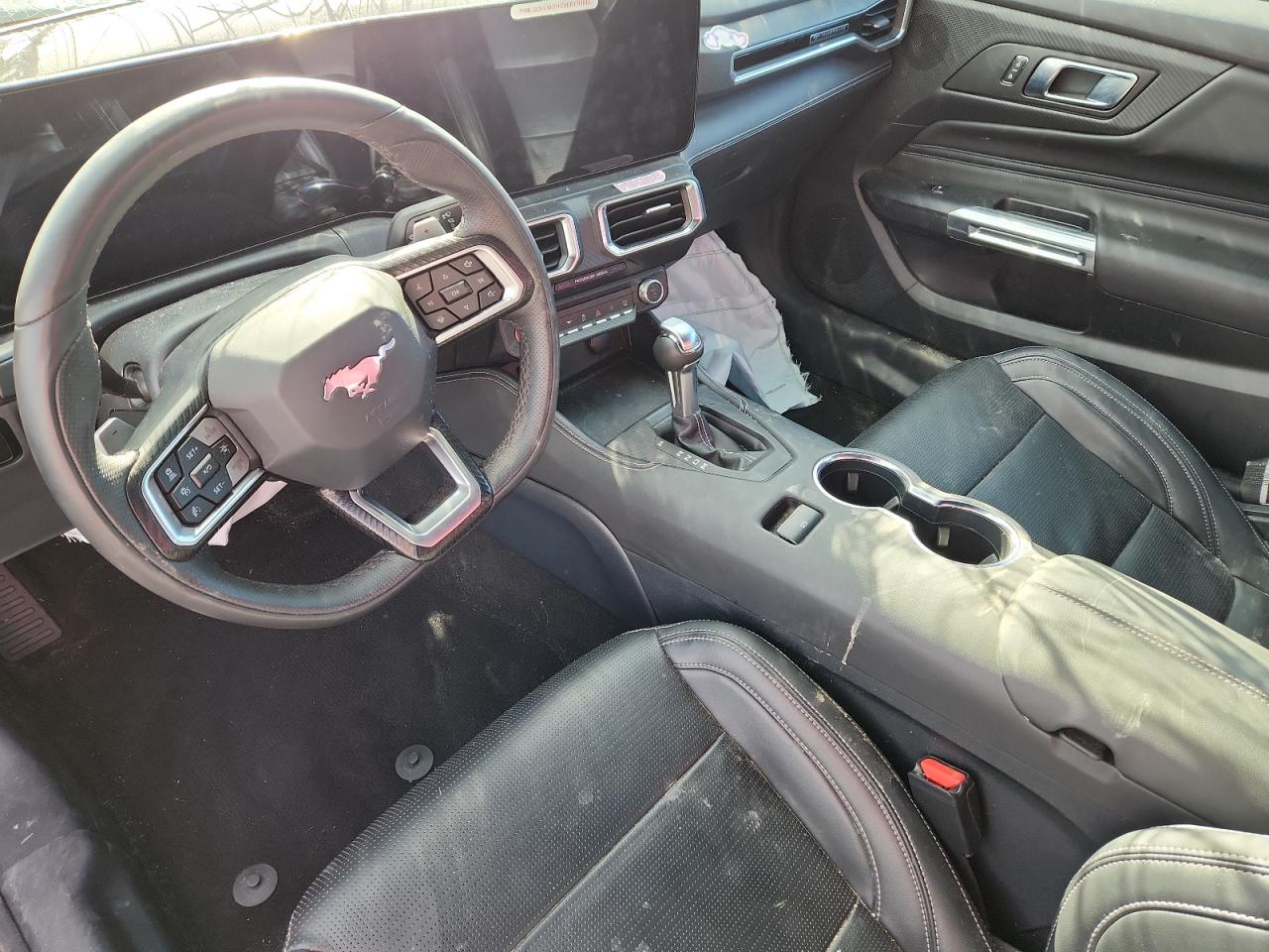 2025 FORD MUSTANG GT photo 8