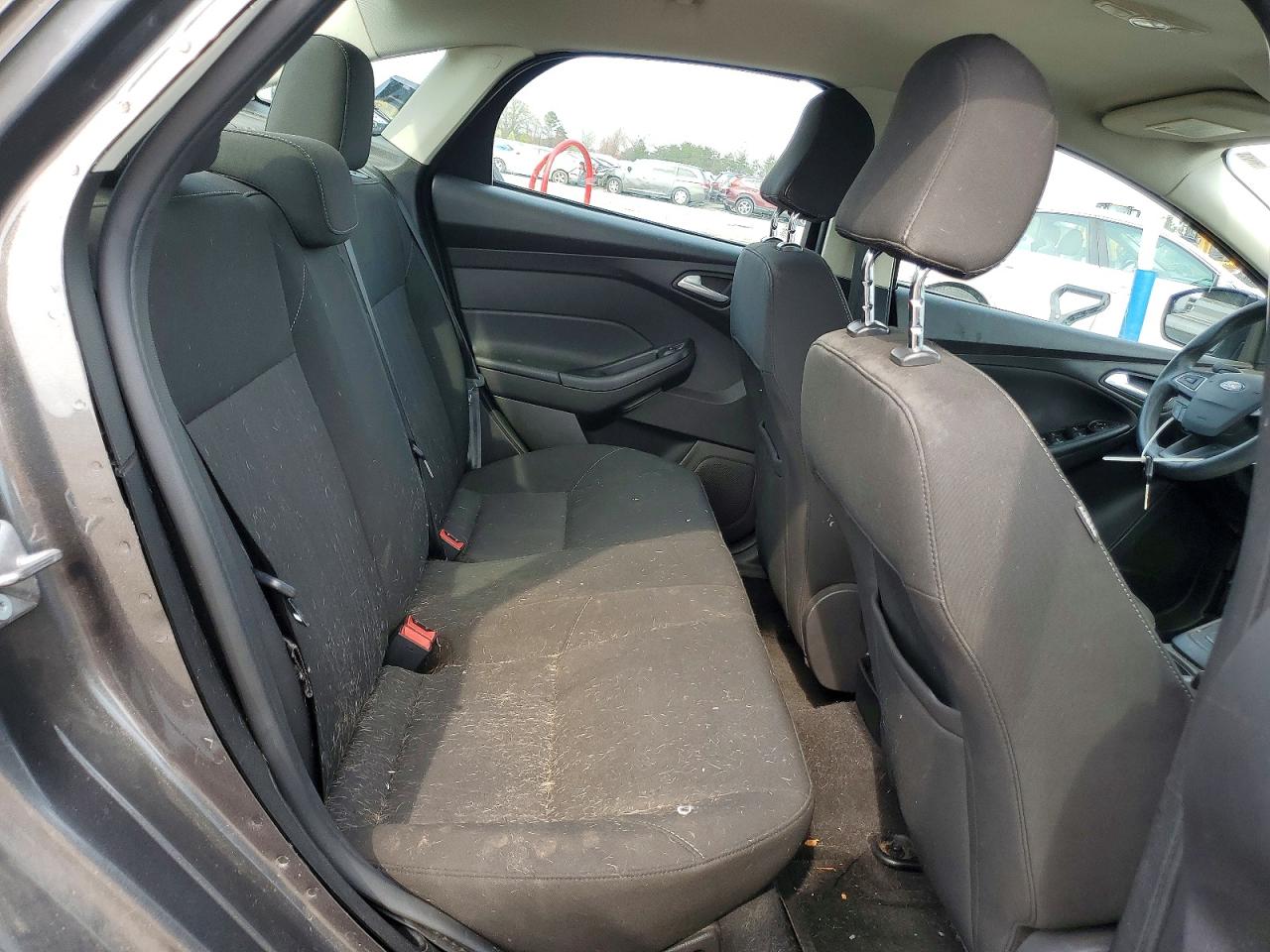 2015 FORD FOCUS SE photo 37