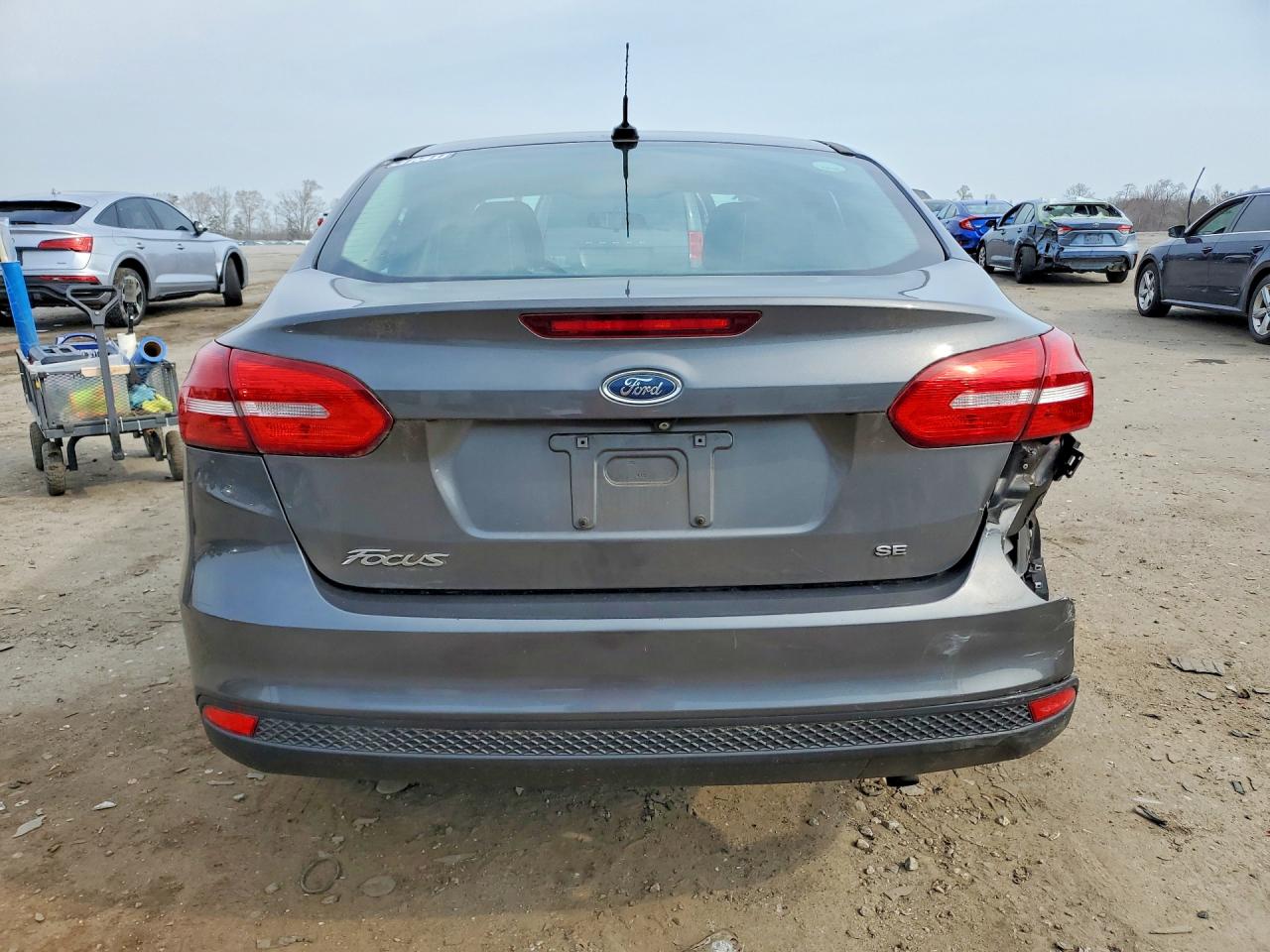 2015 FORD FOCUS SE photo 21
