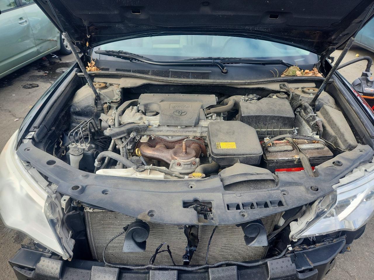 2014 TOYOTA CAMRY LE photo 21