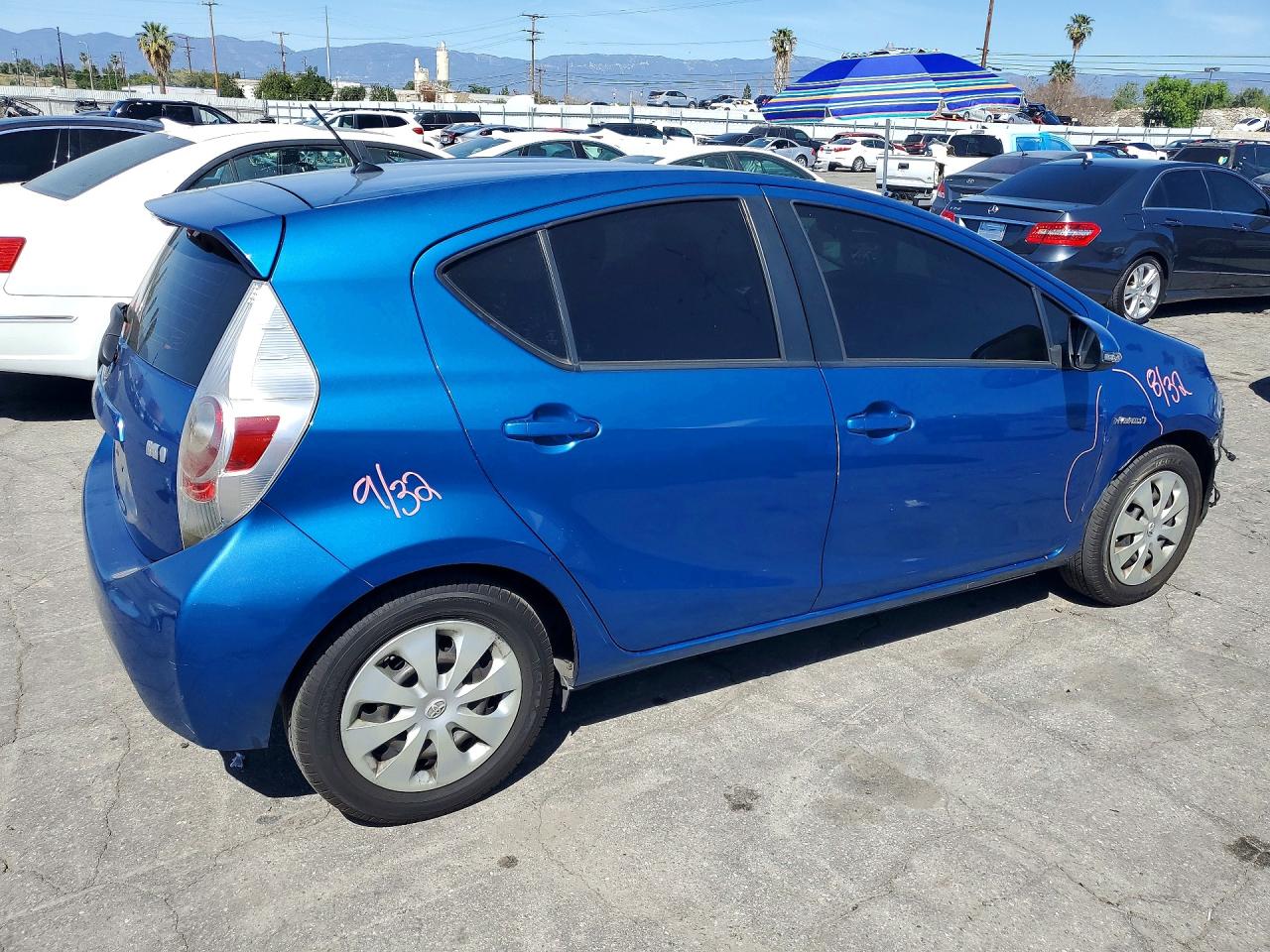 2013 TOYOTA PRIUS C TWO photo 3