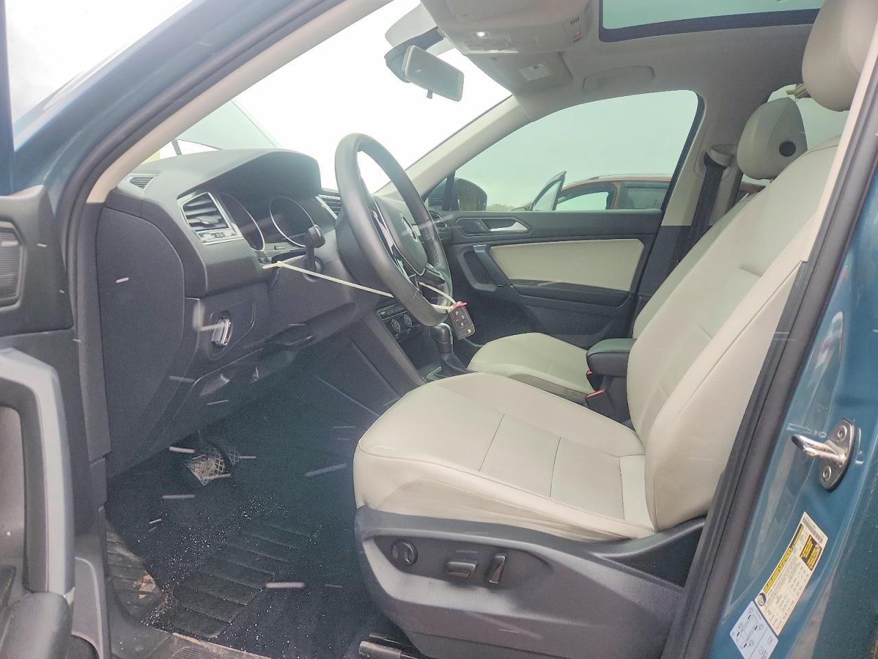 2020 VOLKSWAGEN TIGUAN SE photo 13