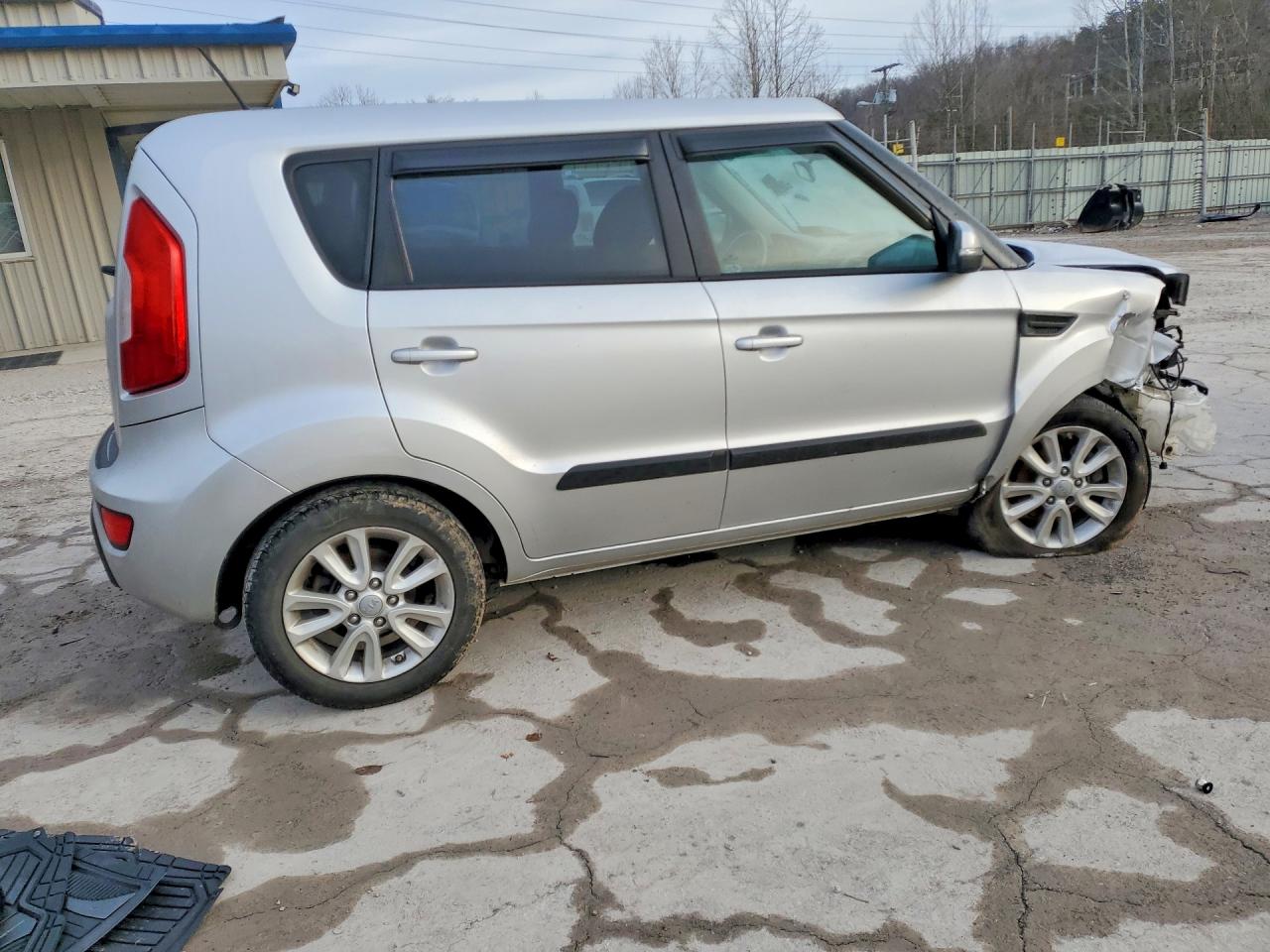 2013 KIA SOUL + photo 5