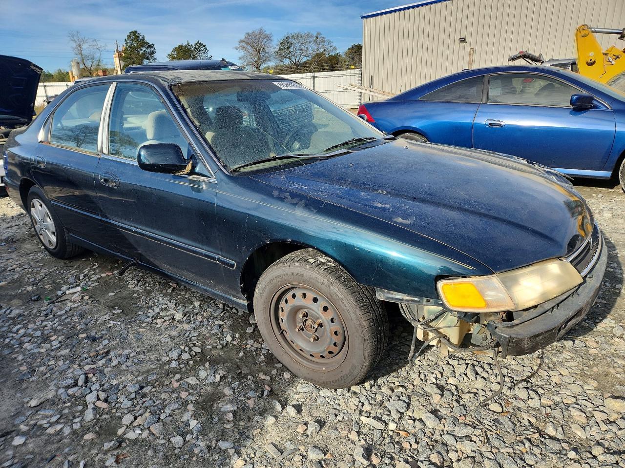 1996 HONDA ACCORD LX photo 4