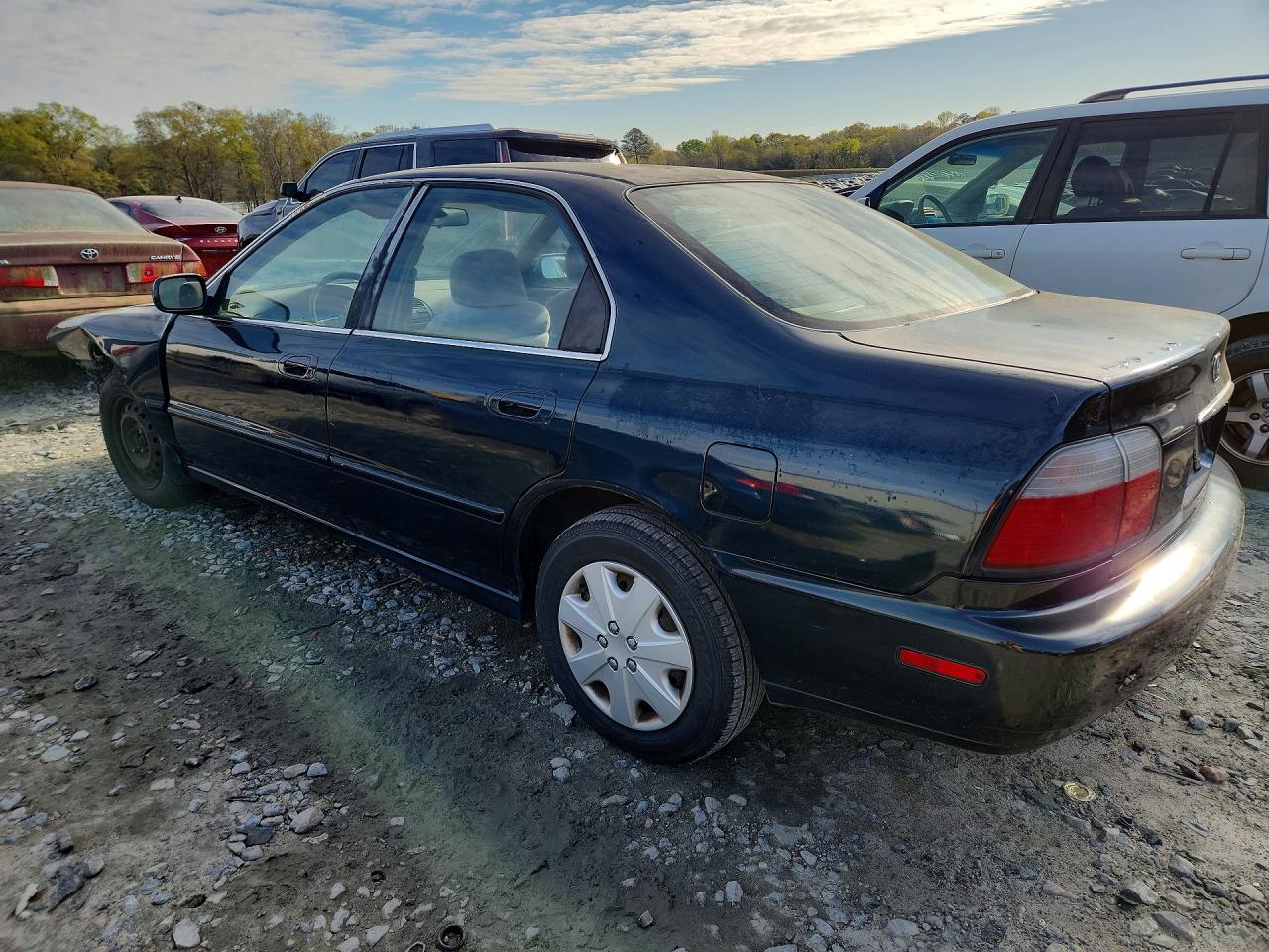 1996 HONDA ACCORD LX photo 2