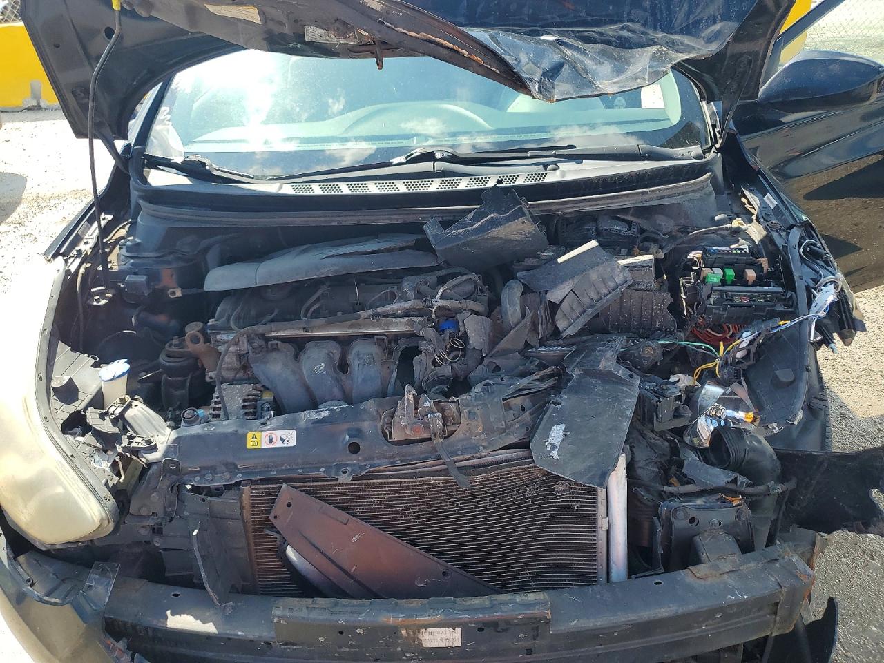 2013 HYUNDAI ELANTRA GLS photo 31