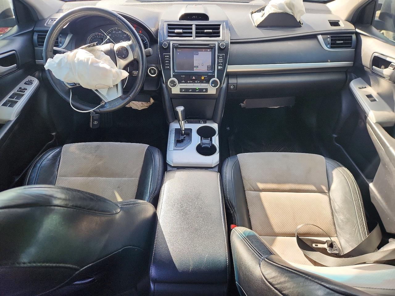 2014 TOYOTA CAMRY SE photo 22