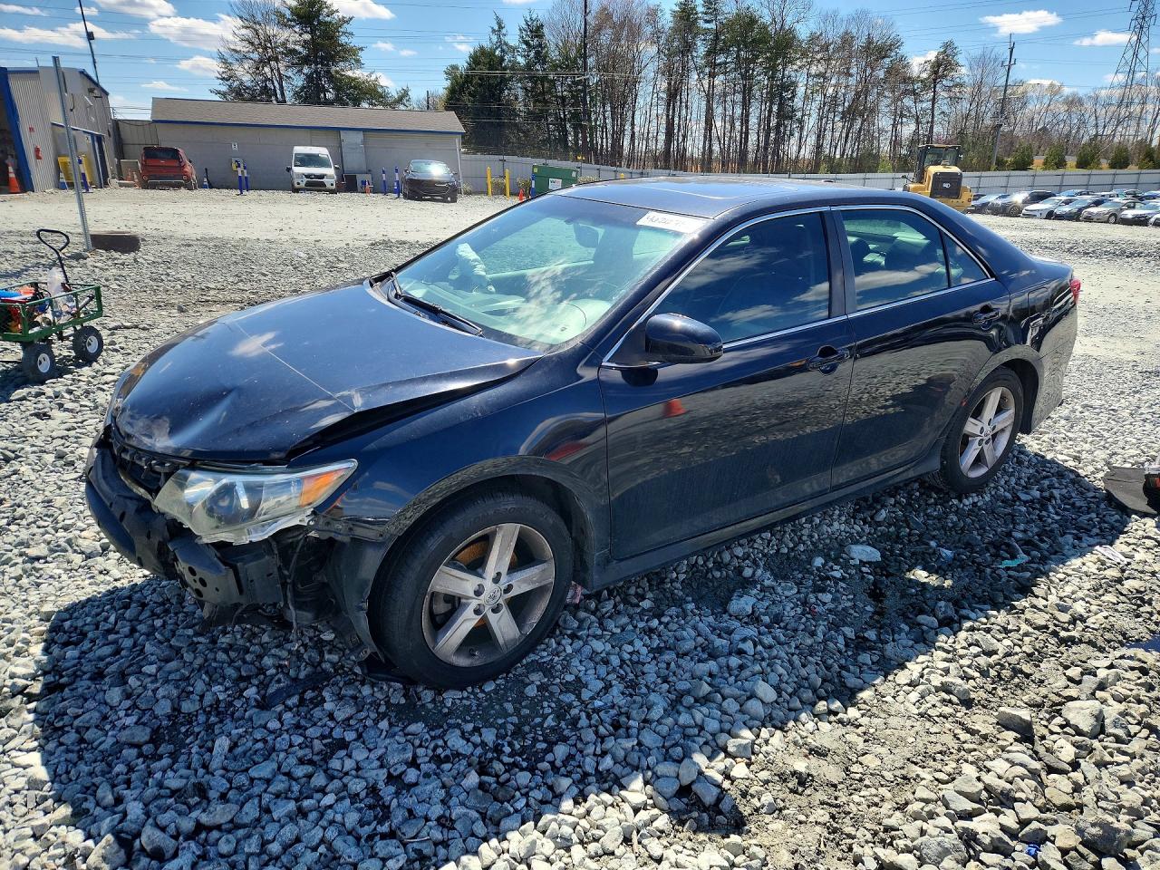 2014 TOYOTA CAMRY