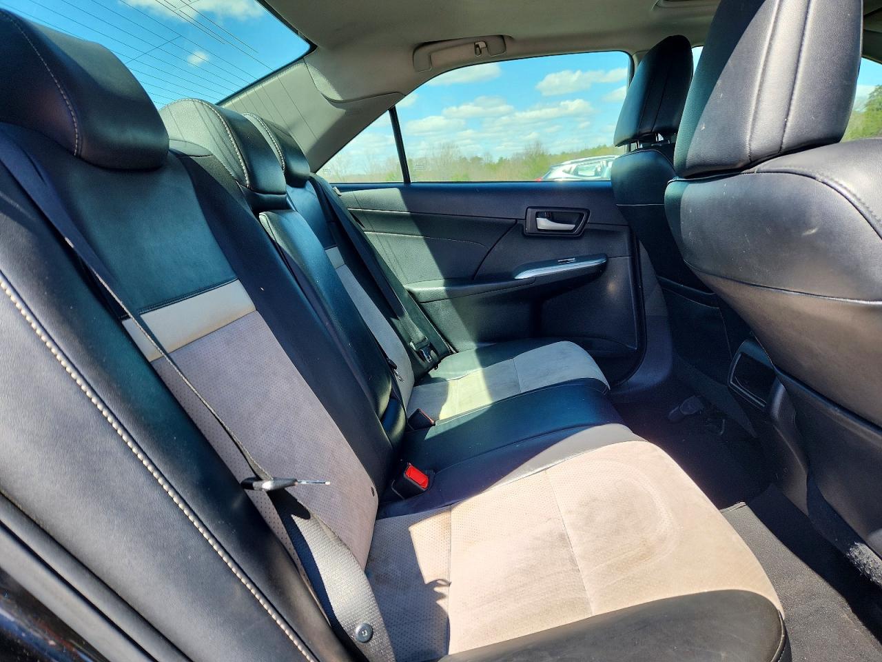2014 TOYOTA CAMRY SE photo 28