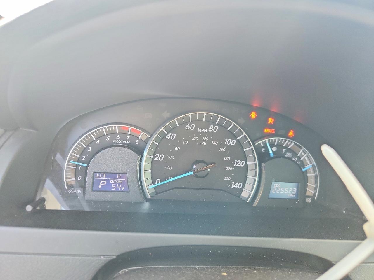2014 TOYOTA CAMRY SE photo 25