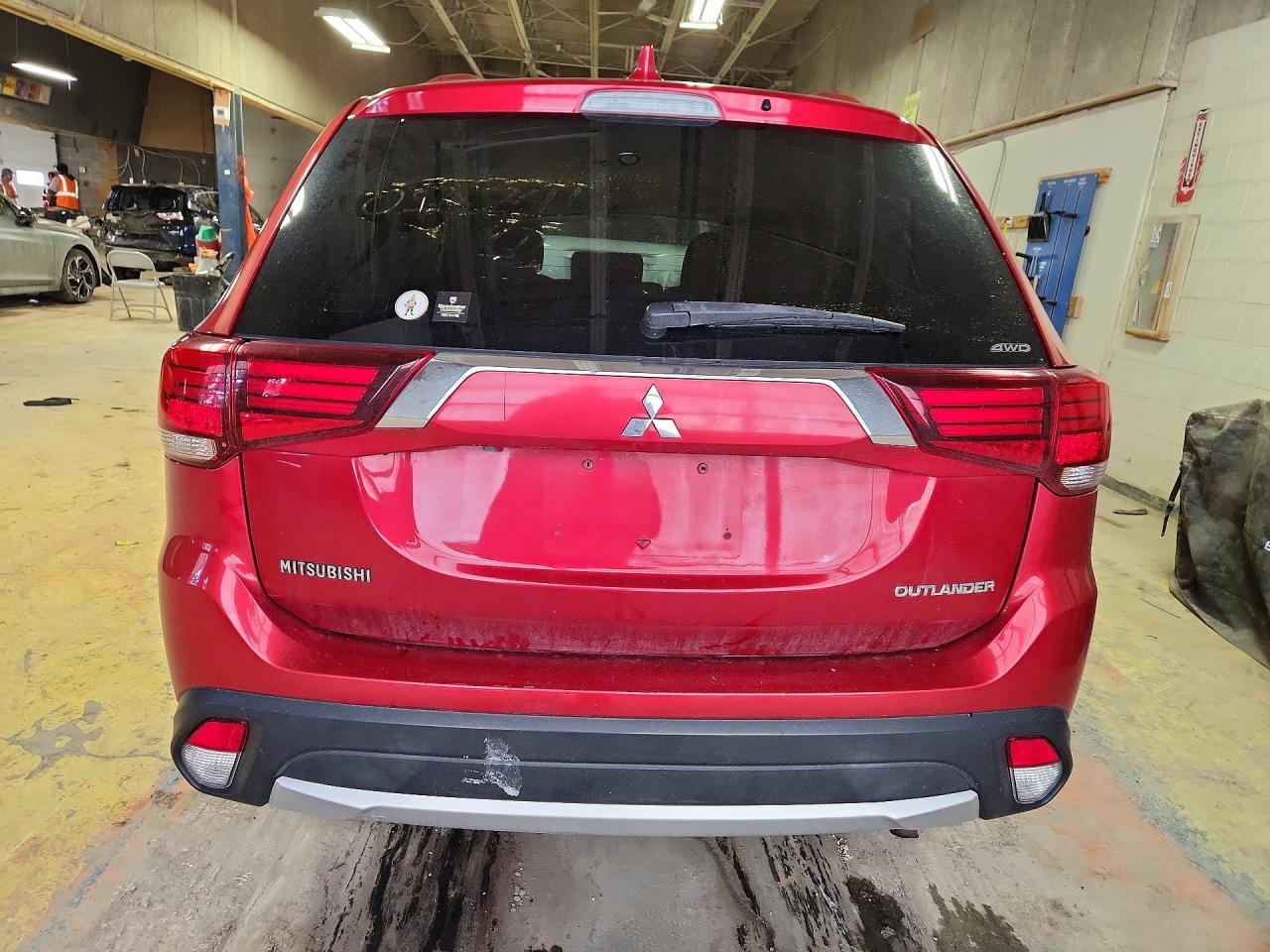 2018 MITSUBISHI OUTLANDER SE photo 16