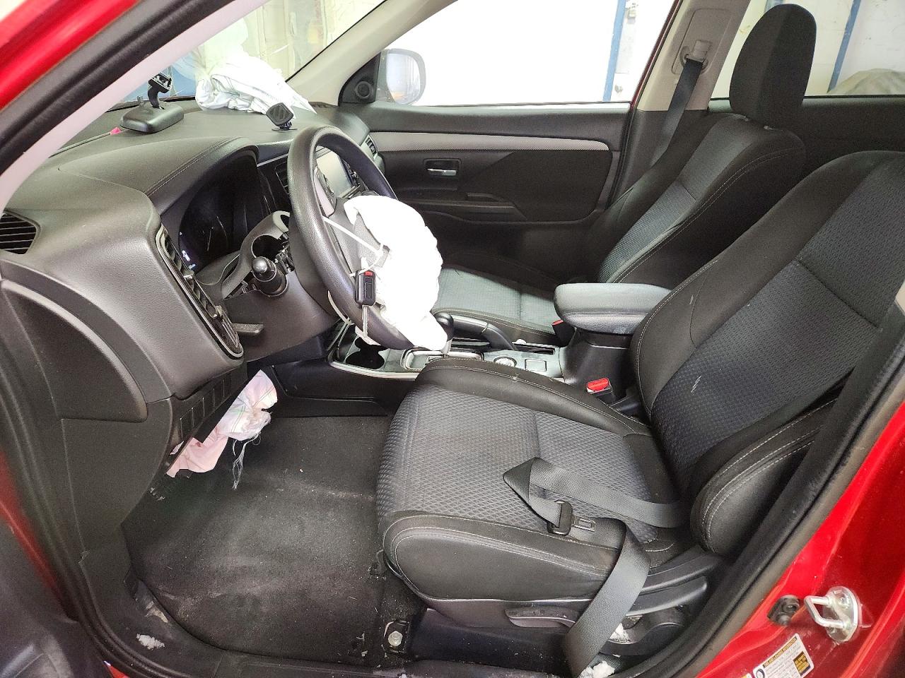 2018 MITSUBISHI OUTLANDER SE photo 19