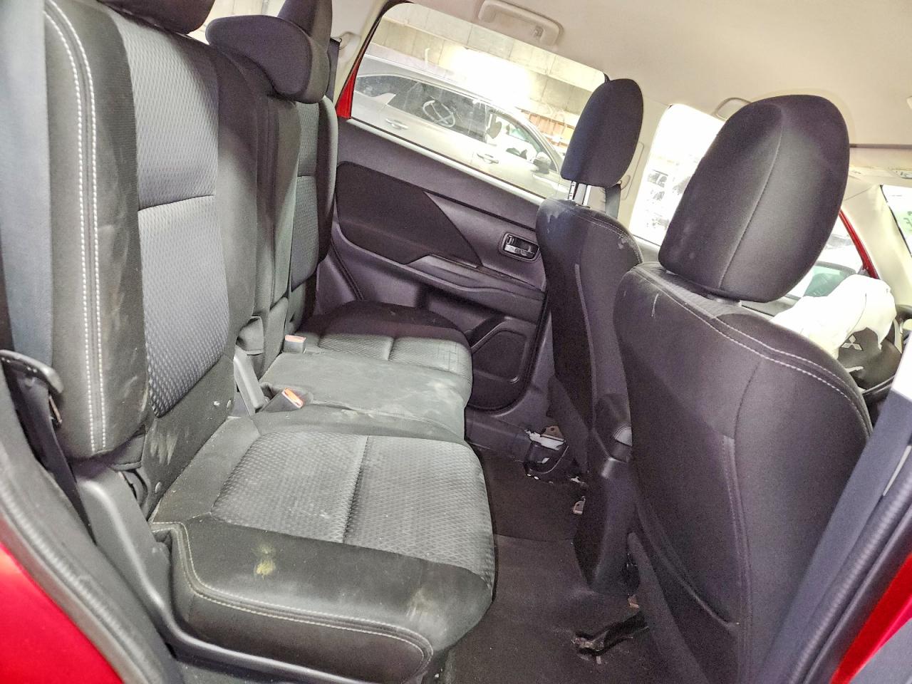 2018 MITSUBISHI OUTLANDER SE photo 31