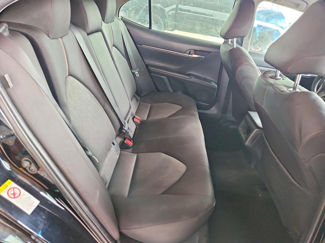 2018 TOYOTA CAMRY LE photo 19