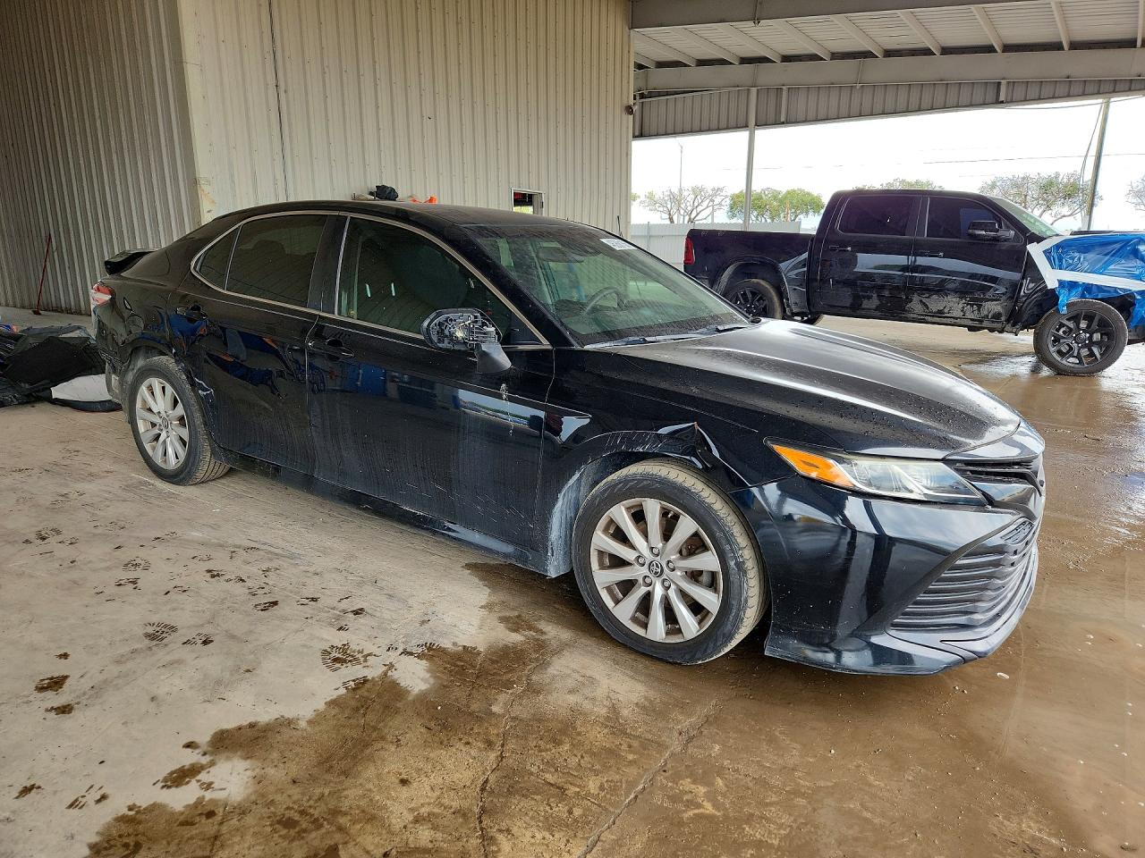 2018 TOYOTA CAMRY LE photo 7