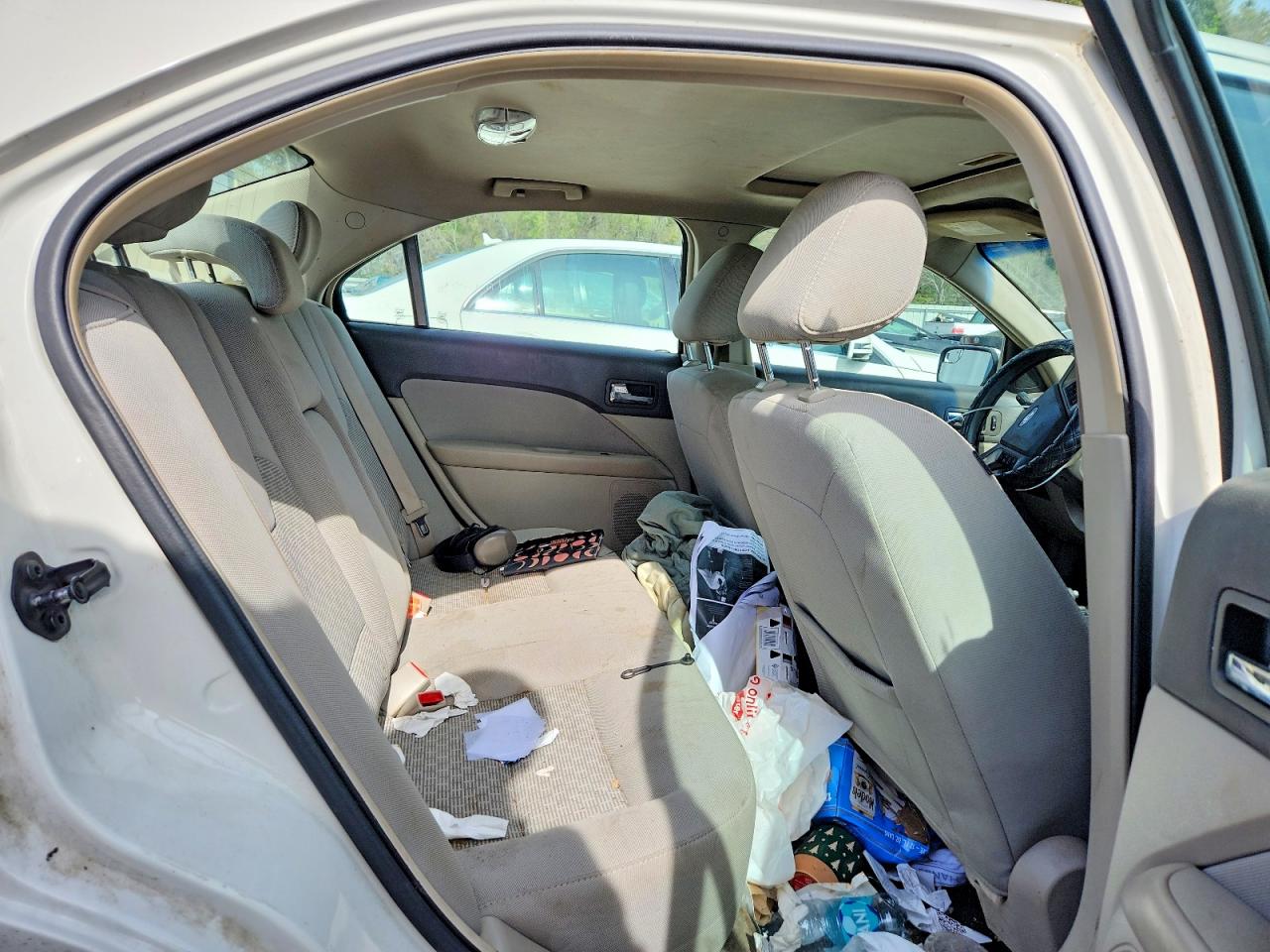 2011 FORD FUSION SE photo 19