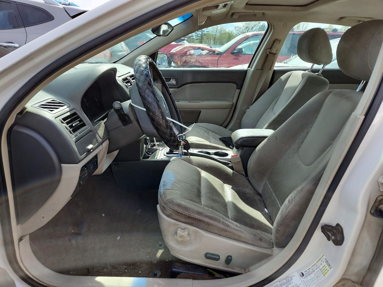 2011 FORD FUSION SE photo 13
